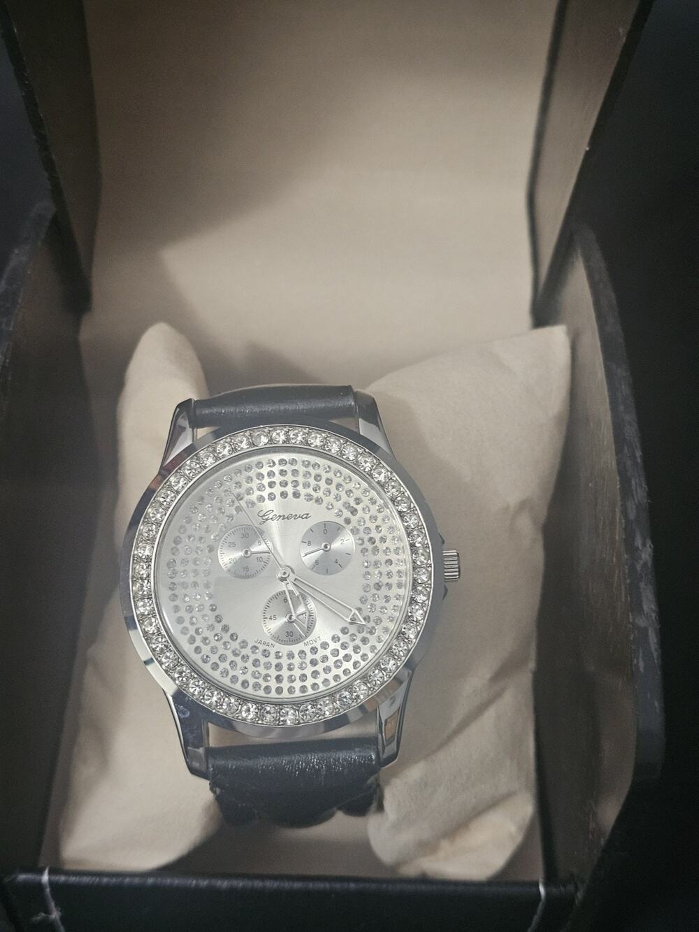 44.5mm silver crystal bezel Fashion Analog Quartz watch w/faux Leather Band